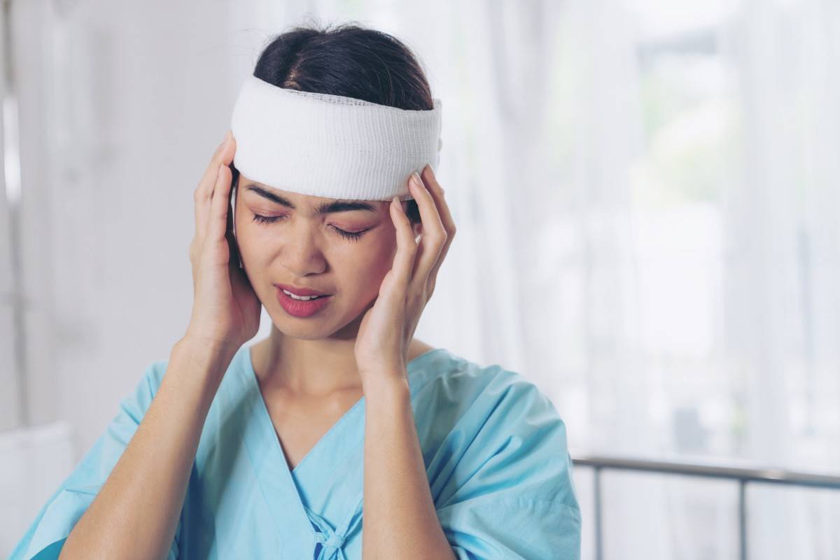 When Should You Consult a Neurosurgeon? Warning Signs You Should Not Ignore