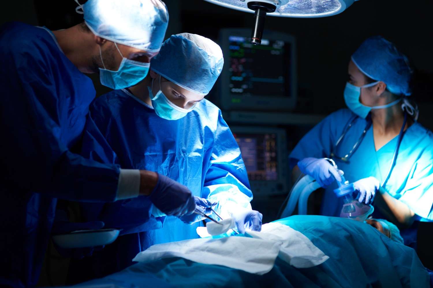 Who Is the Best Neurosurgeon in Greater Noida West for Brain and Spine Disorders?