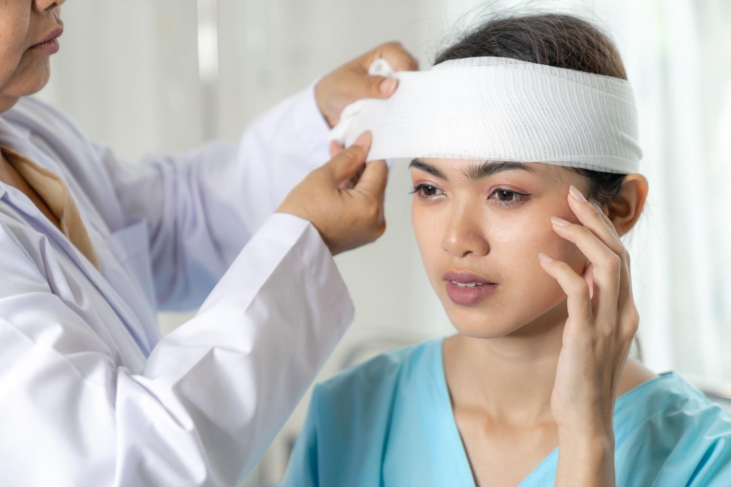 Head Injury: Causes, Symptoms, Treatment, and Recovery Guide